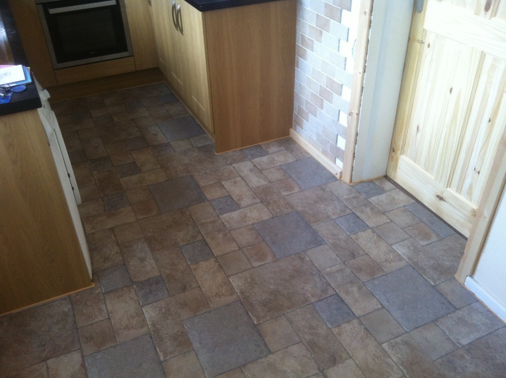 Kitchen Laminate Flooring laminate flooring hardwood Tile Effect Laminate Flooring In Kitchen Kitchen Laminate Flooring amadeo oak effect laminate flooring 222 m pack Tile Effect Laminate Flooring In Kitchen