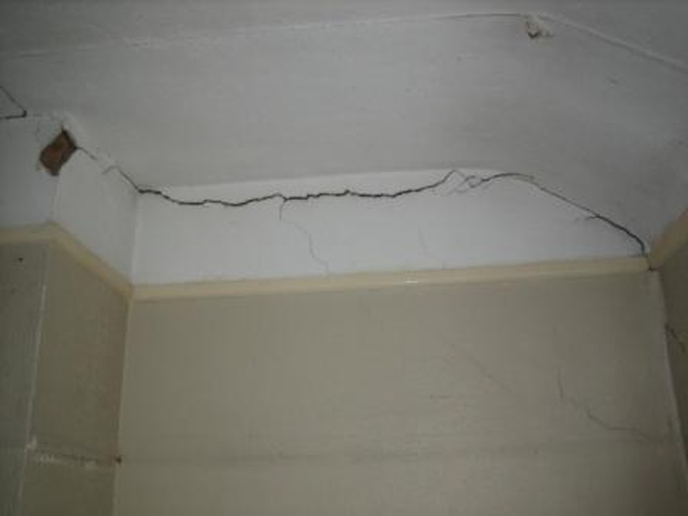 Removal of two chimney breasts from gnd & 1st flr Chimneys