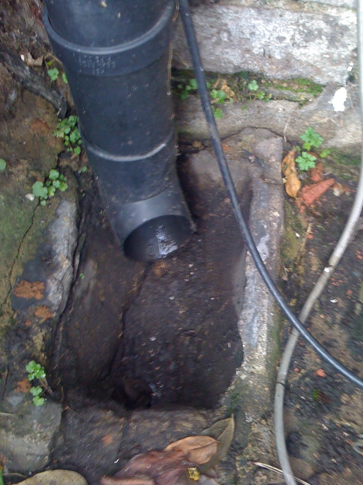 Guttering Repair / Soakaway Drain Roofing job in Leighton Buzzard