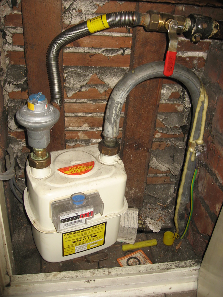 Remove lead gaspipe/cap back to gas meter/pipe Gas Work job in